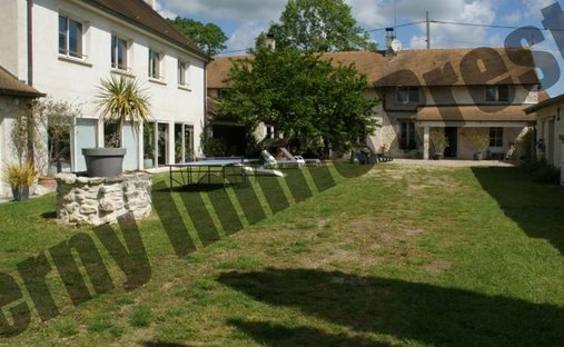 House in Orgeval, Ile-de-France, France 1