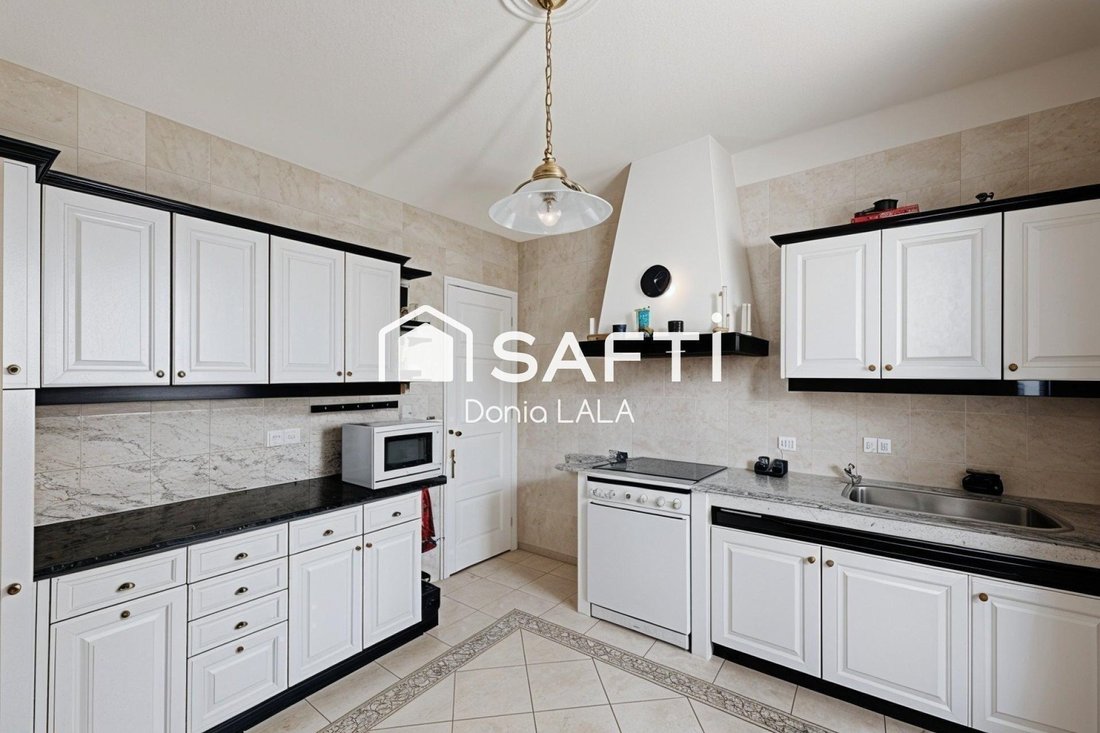 House in Creteil, Ile-de-France, France 3 - 18233377