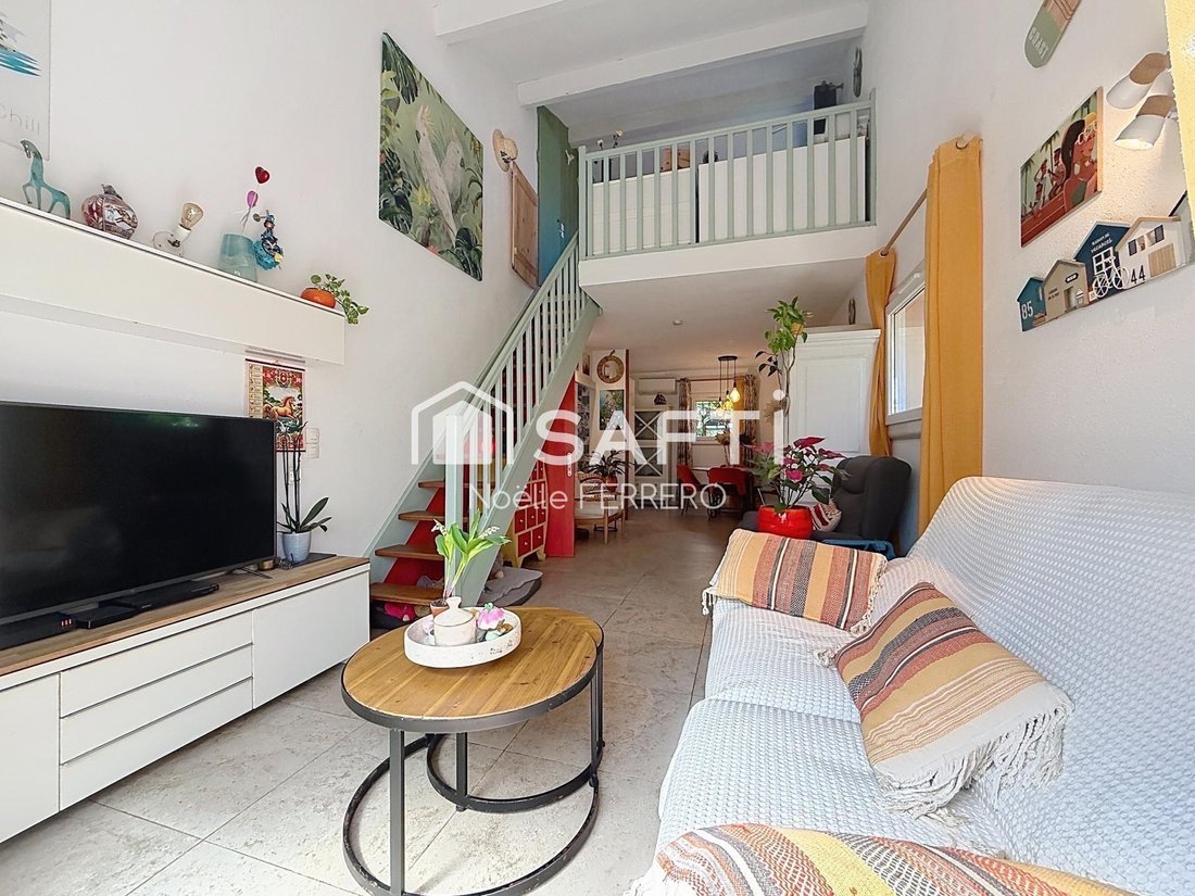 House in Frejus, Provence-Alpes-Côte d'Azur, France 2 - 17903663