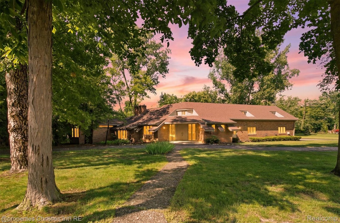 House in Beverly Hills, Michigan, United States 1 - 18230922