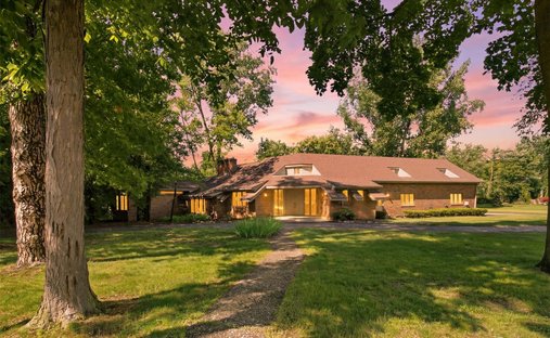 House in Beverly Hills, Michigan, United States 1