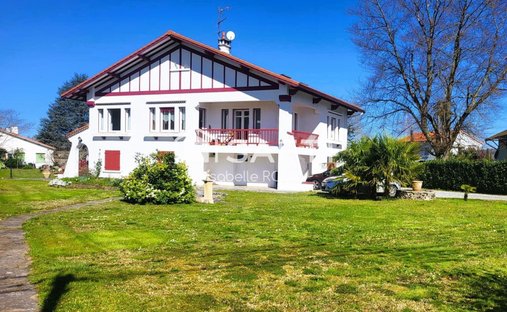 House in Bordes, Nouvelle-Aquitaine, France 1