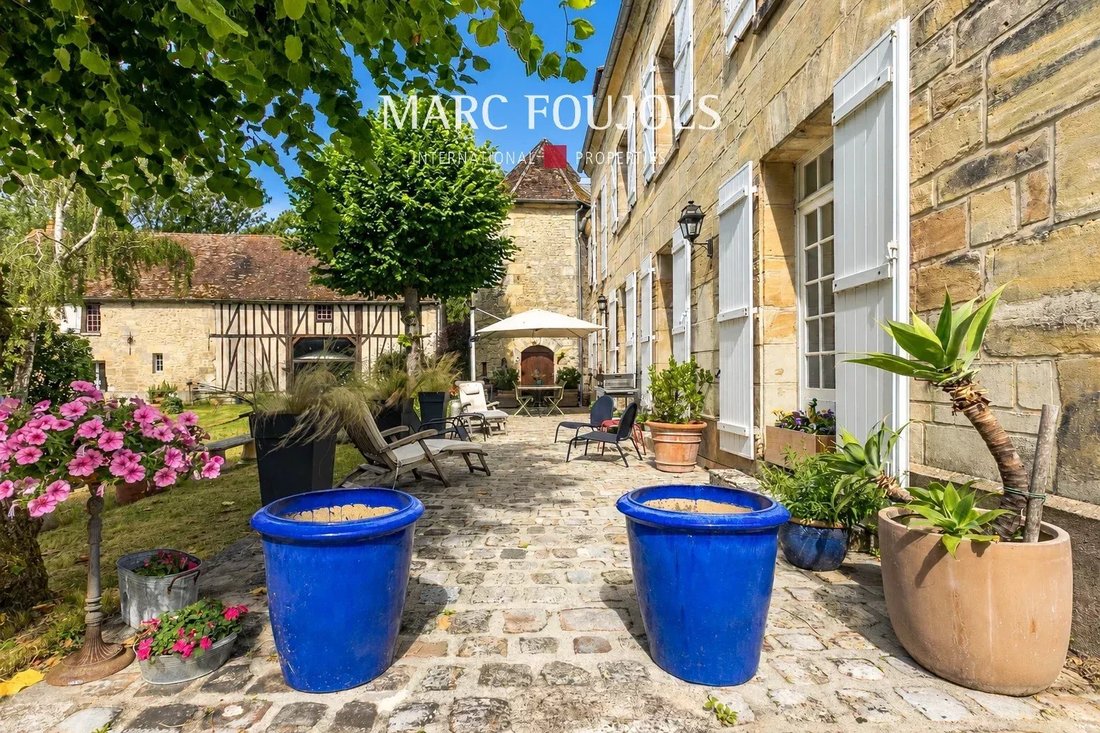 Estate in Chaumont-en-Vexin, Hauts-de-France, France 2 - 17139722