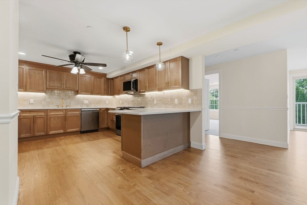 Condo in Gloucester, Massachusetts, United States 2 - 18230587