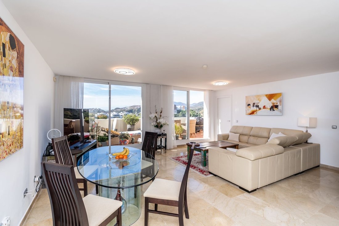 Apartment in Benahavis, Andalusia, Spain 4 - 18231897