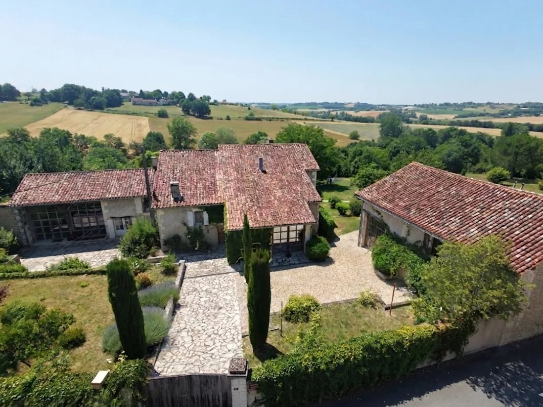 House in Bertric-Buree, Nouvelle-Aquitaine, France 1 - 18227376
