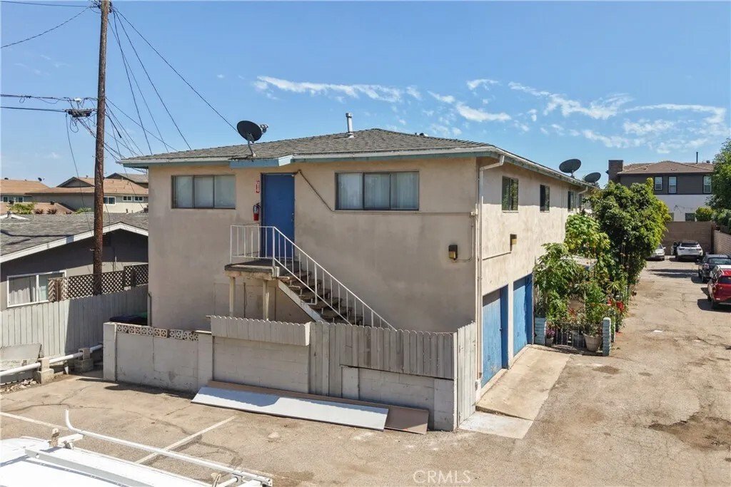 Costa Mesa, California, United States 1 - 18233840