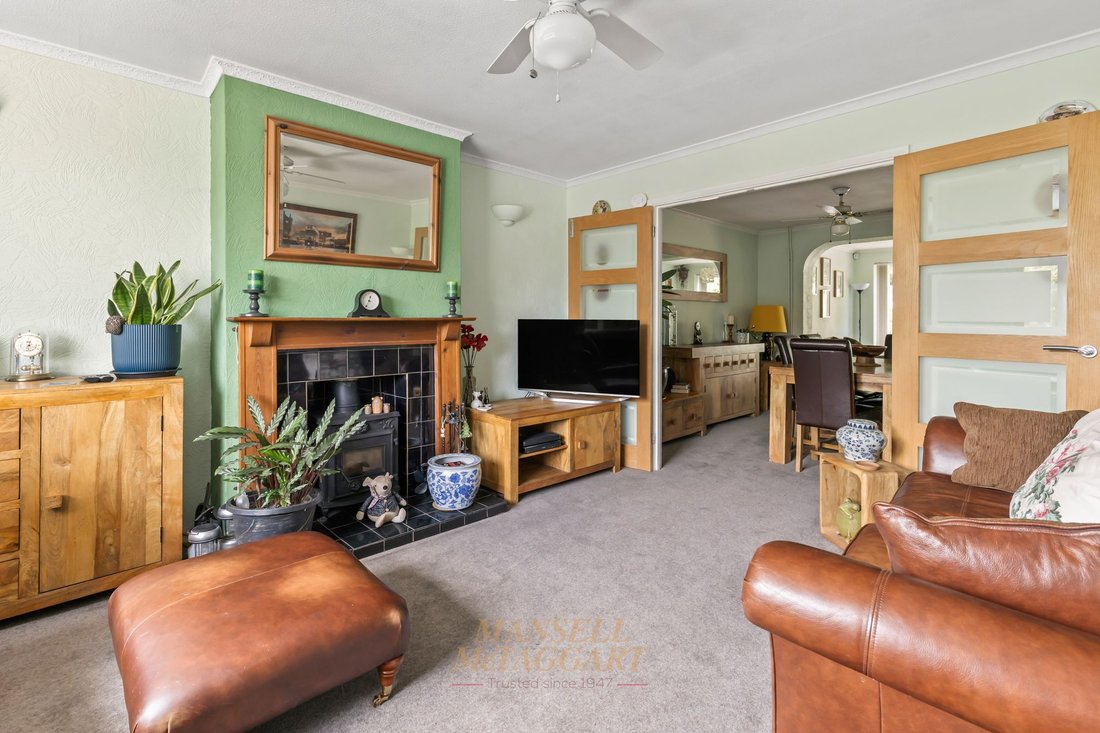 House in Furnace Green, Crawley, England 3 - 18224184