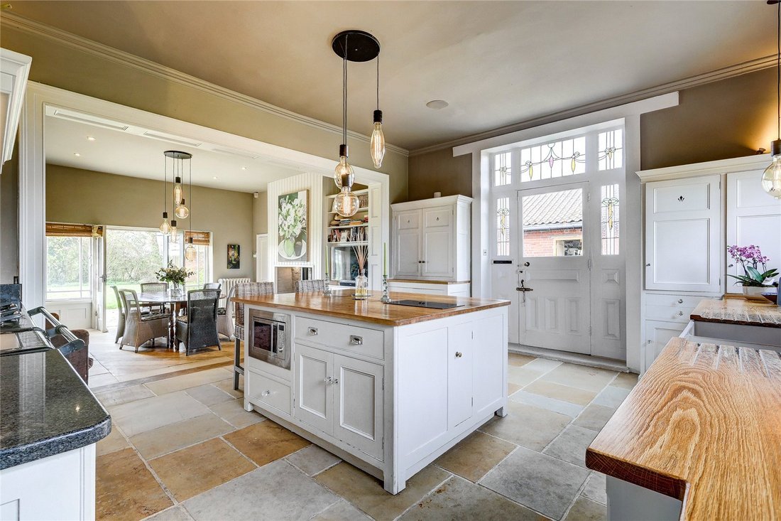 House in Suffolk, England 5 - 18224096