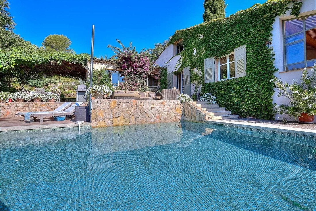 Villa in Valbonne, Provence-Alpes-Côte d'Azur, France 3 - 17654511