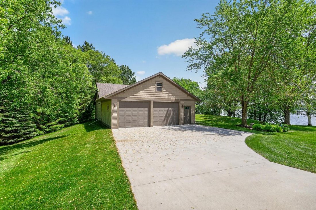 House in Sauk Centre, Minnesota, United States 4 - 18230957