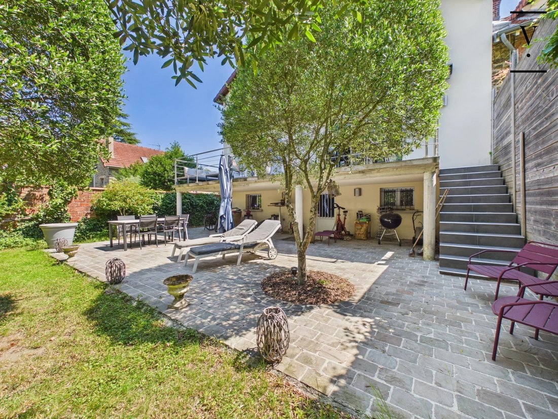 Est, Vaires-sur-Marne, France 5 - 18232639