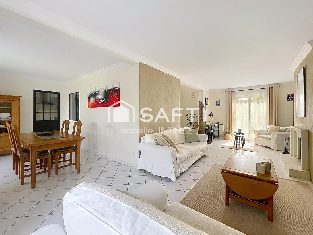 House in Chennevieres-sur-Marne, Ile-de-France, France 2 - 18233304