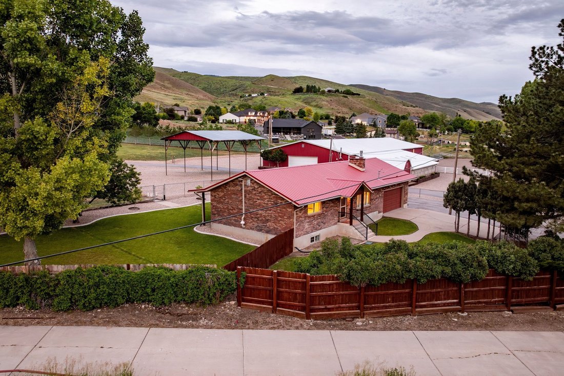 Morgan, Utah, United States 4 - 18230364