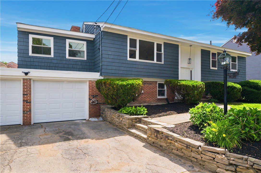 House in Cranston, Rhode Island, United States 2 - 18233805
