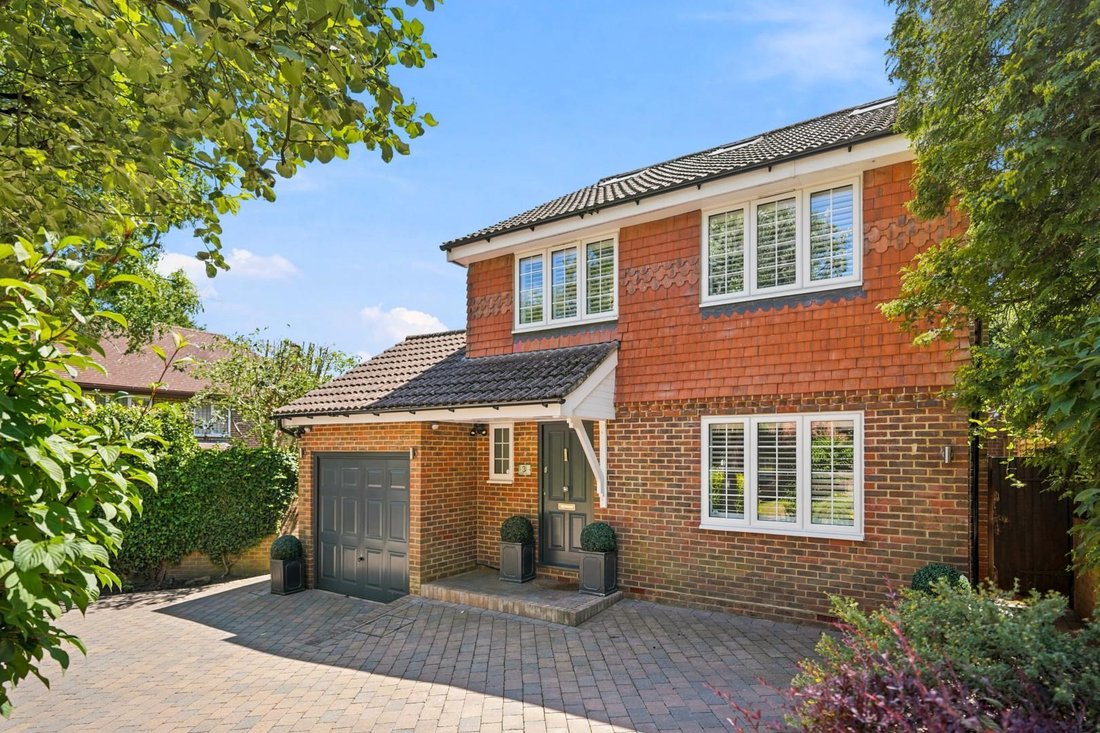 House in Tattenham Corner, Epsom and Ewell, England 1 - 18225290