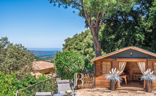 Villa à Saint-Florent, Corse, France 1