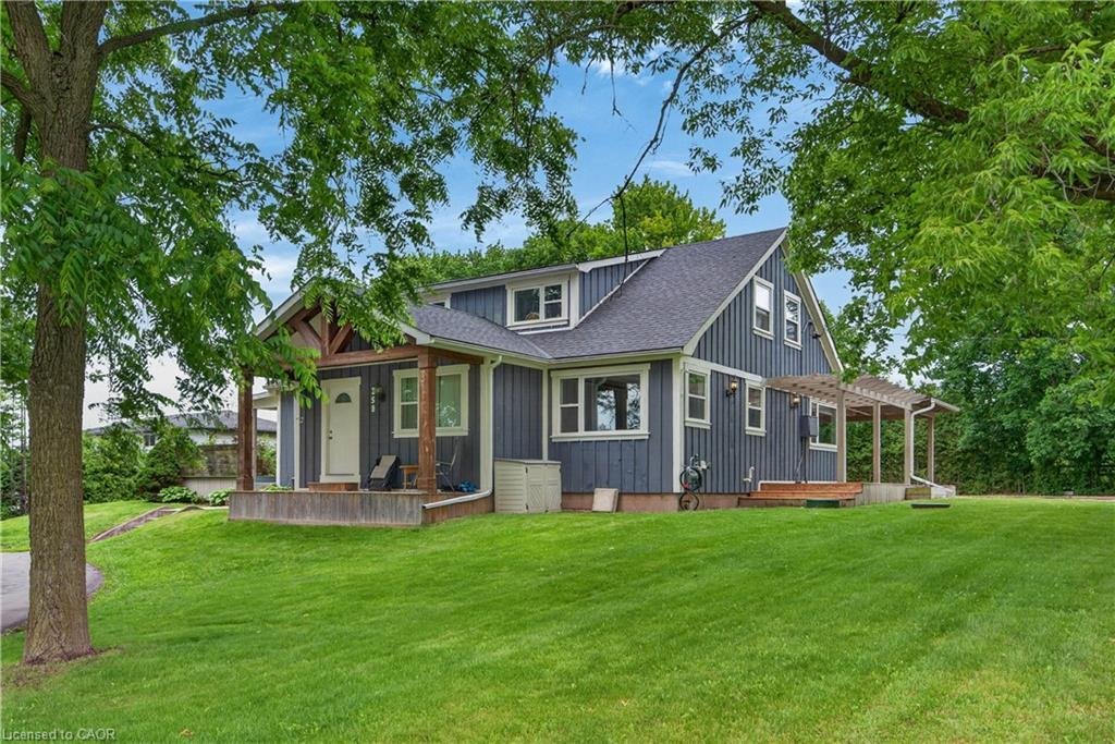 House in Hamilton, Ontario, Canada 1 - 18223522
