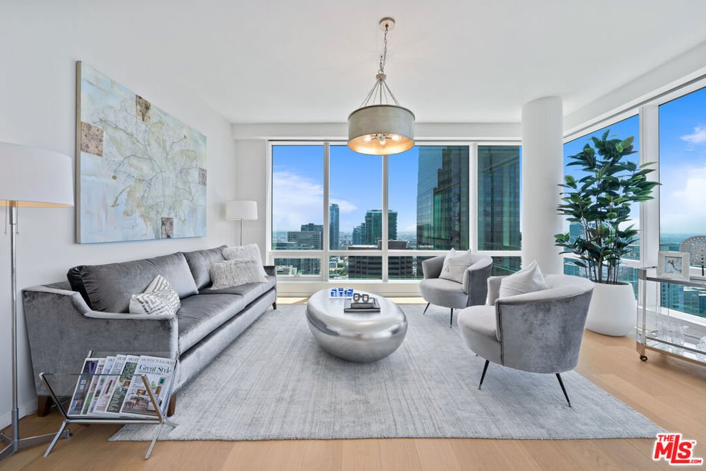 Condo in Los Angeles, California, United States 3 - 18225164