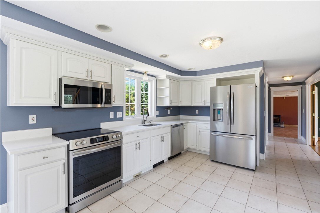House in Uxbridge, Massachusetts, United States 2 - 18233809
