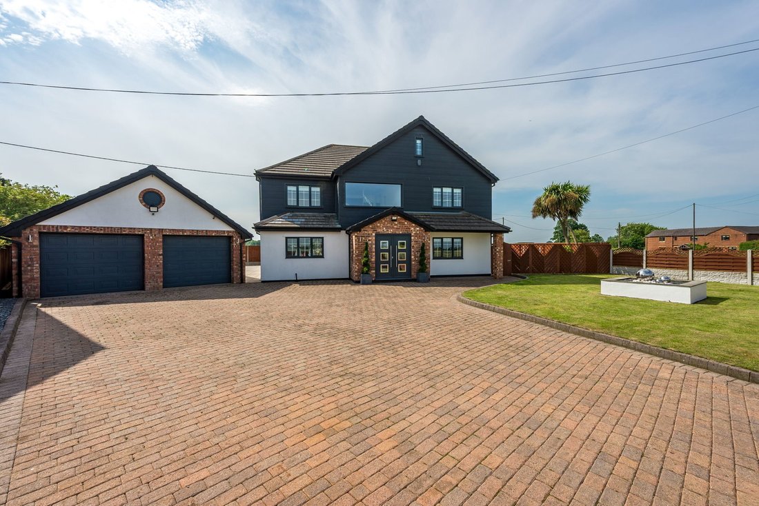 House in Halsall, England 1 - 18124765