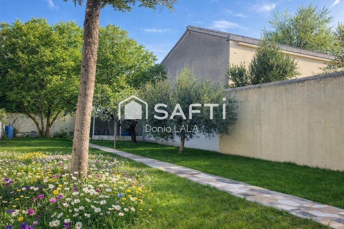 House in Creteil, Ile-de-France, France 1 - 18233377