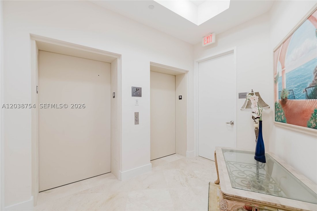 Condo in Sunny Isles Beach, Florida, United States 2 - 18230925