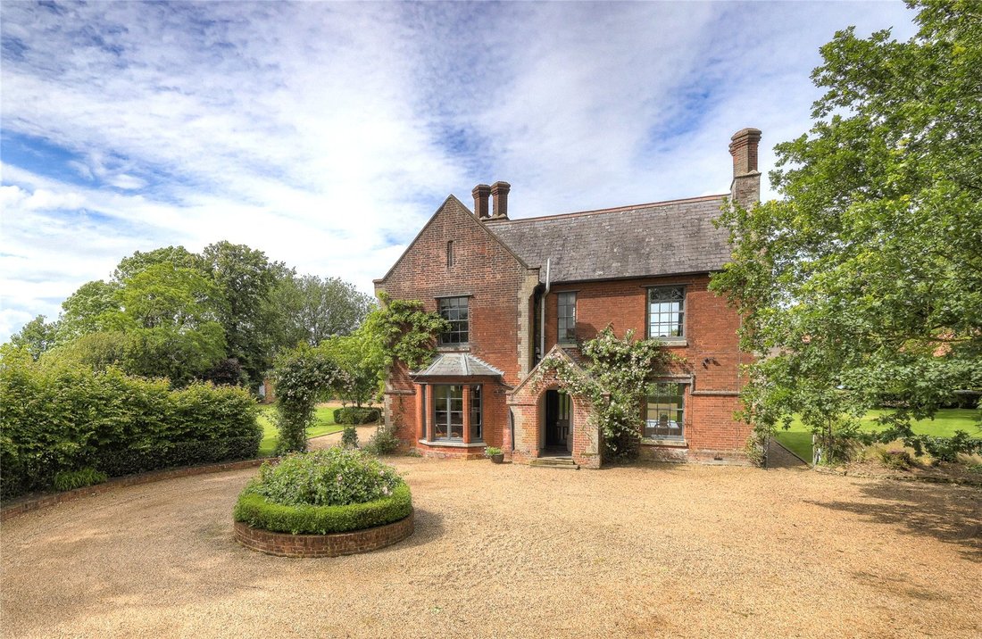 House in Suffolk, England 1 - 18224096