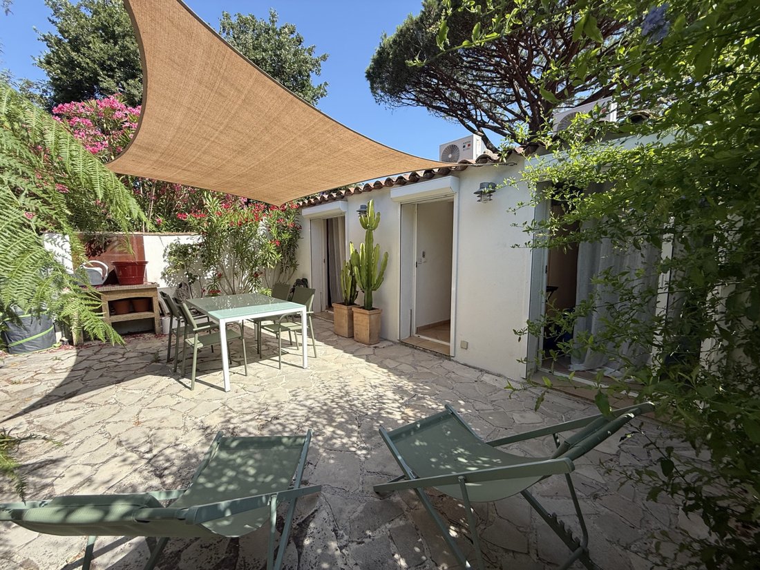 House in Zone Est Diffuse, Saint-Tropez, France 2 - 18226281
