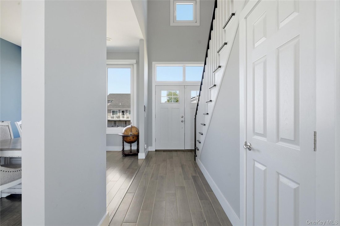 House in Lindenhurst, New York, United States 5 - 18225384