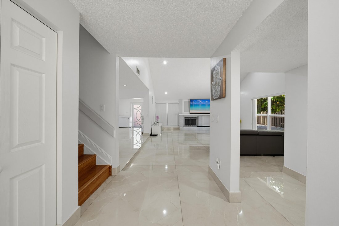 House in Miami, Florida, United States 5 - 18225868
