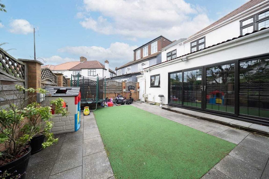 House in Willesden Green, Brent, England 3 - 18233677