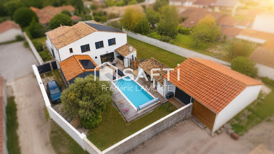 House in Saint-Medard-d'Aunis, Nouvelle-Aquitaine, France 2 - 17967989