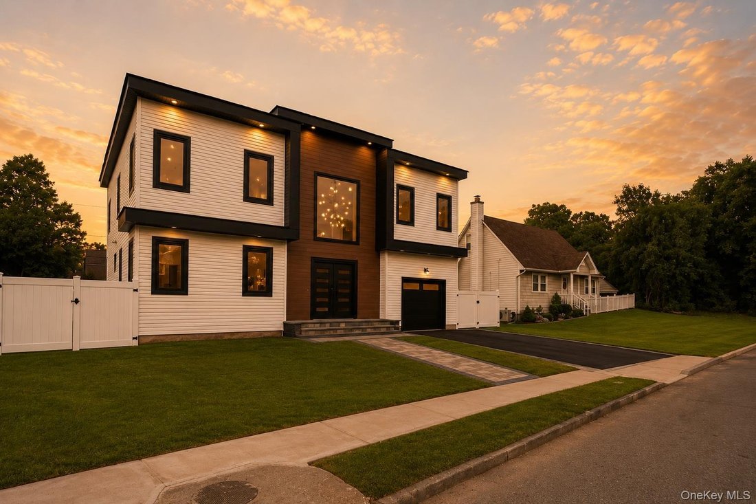 House in Levittown, New York, United States 3 - 18229591