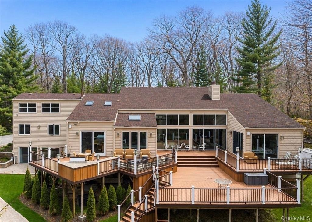 House in Woodbury, New York, United States 1 - 18232642