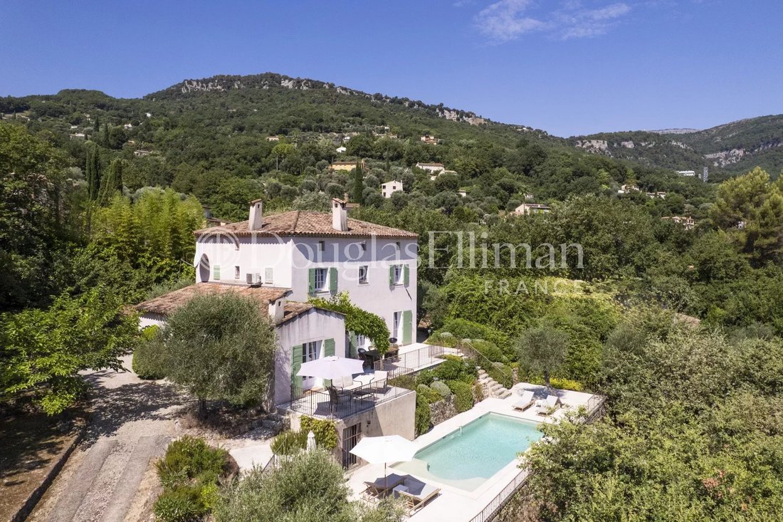 House in Châteauneuf-Grasse, Provence-Alpes-Côte d'Azur, France 2 - 16262693