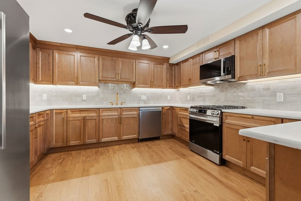 Condo in Gloucester, Massachusetts, United States 5 - 18230587
