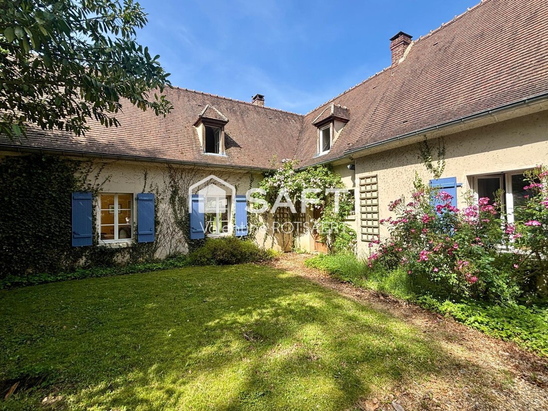 House in Pierrefonds, Hauts-de-France, France 2 - 18233324