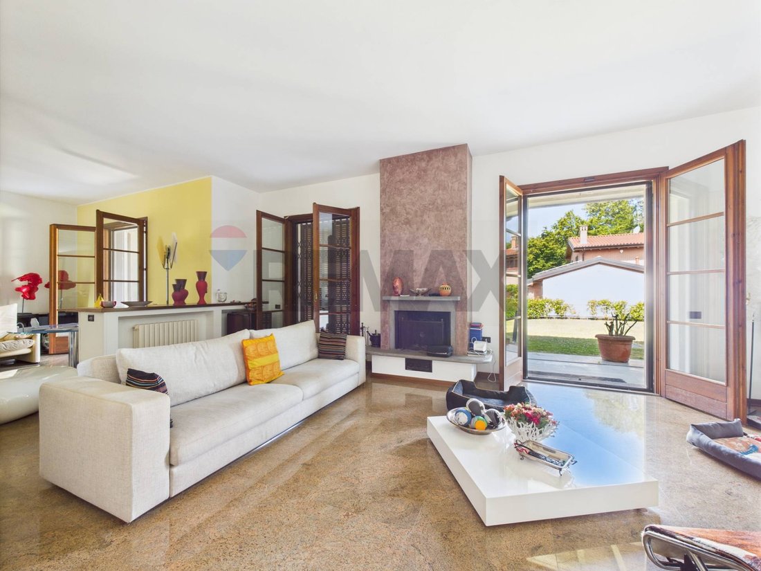 Villa in San Genesio ed Uniti, Lombardy, Italy 5 - 18228897