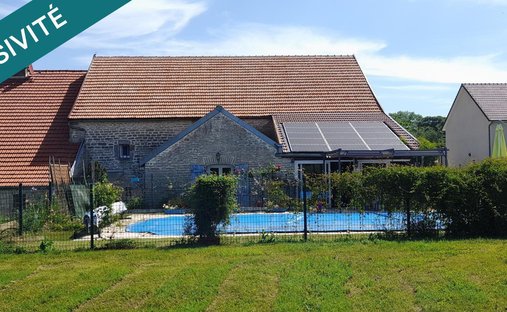 Maison à Villecomte, Bourgogne-Franche-Comté, France 1