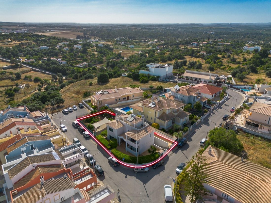 Townhouse in Alvor, Algarve, Portugal 1 - 17594816