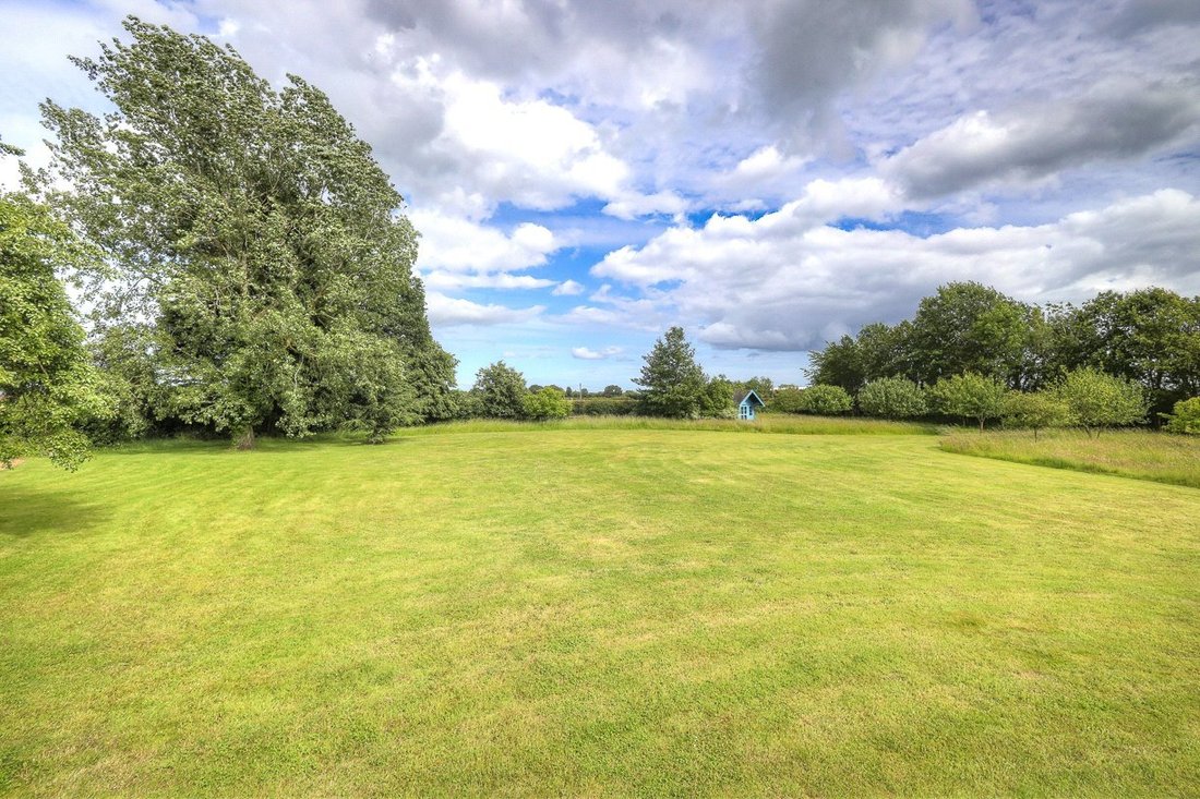 House in Suffolk, England 2 - 18224096