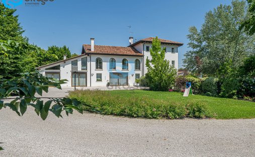 Villa in Casier, Veneto, Italy 1