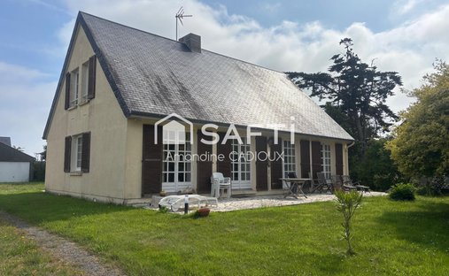 House in Vierville-sur-Mer, Normandy, France 1