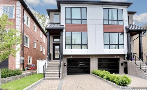 Townhouse in Cliffside Park, New Jersey, United States 1
