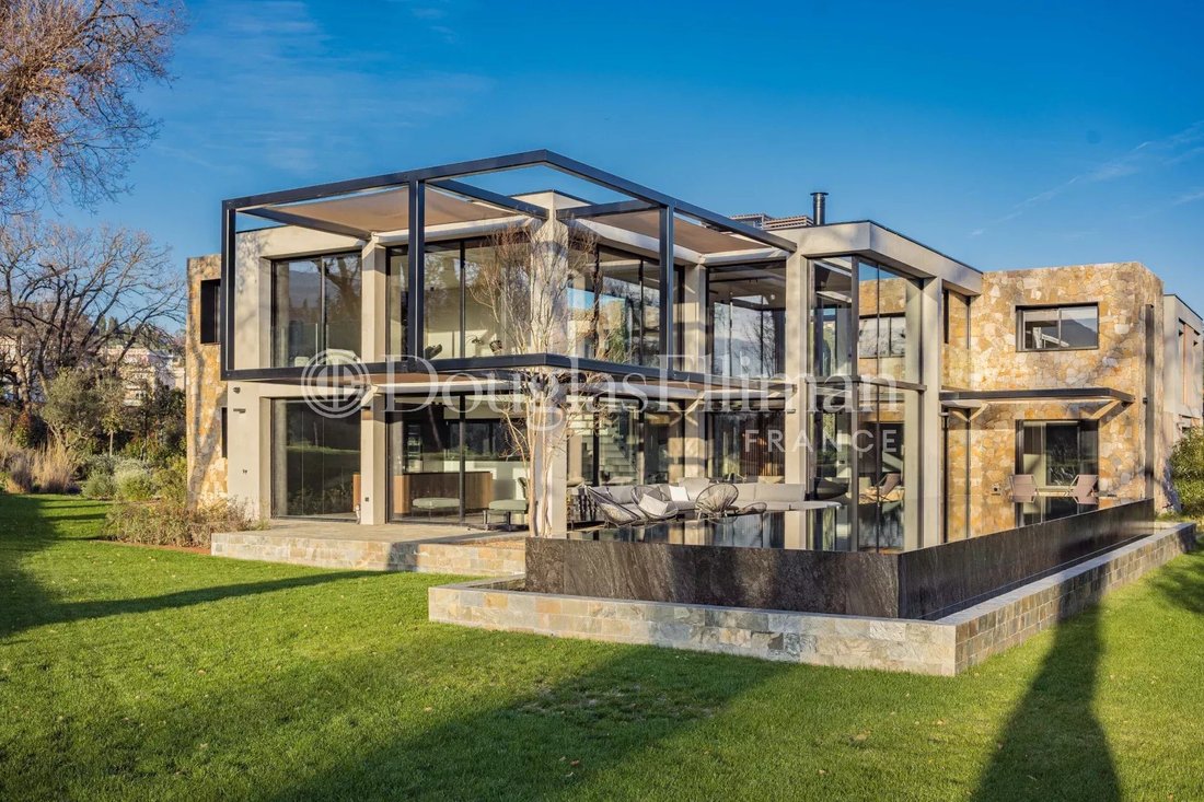 Villa in Opio, Provence-Alpes-Côte d'Azur, France 2 - 15790552