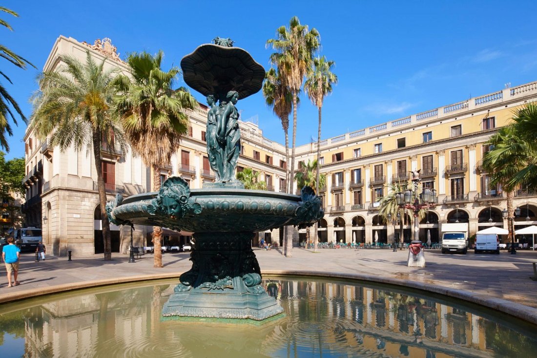 Apartment in Ciutat Vella, Barcelona, Spain 2 - 18227108