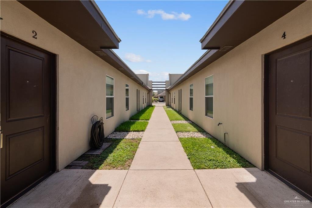 Edinburg, Texas, United States 3 - 18233654