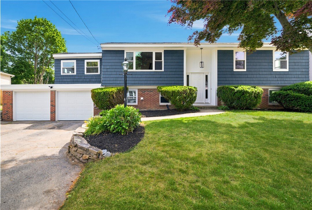 House in Cranston, Rhode Island, United States 1 - 18233805