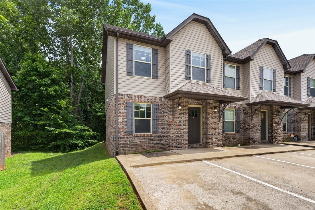 Clarksville, Tennessee, United States 1 - 18226336